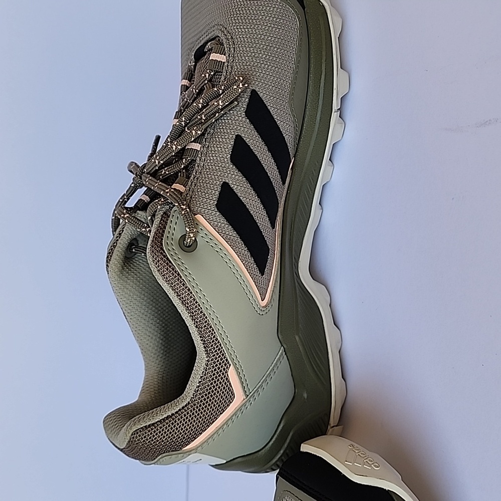 Adidas TERREK like new - Picture 6 of 10